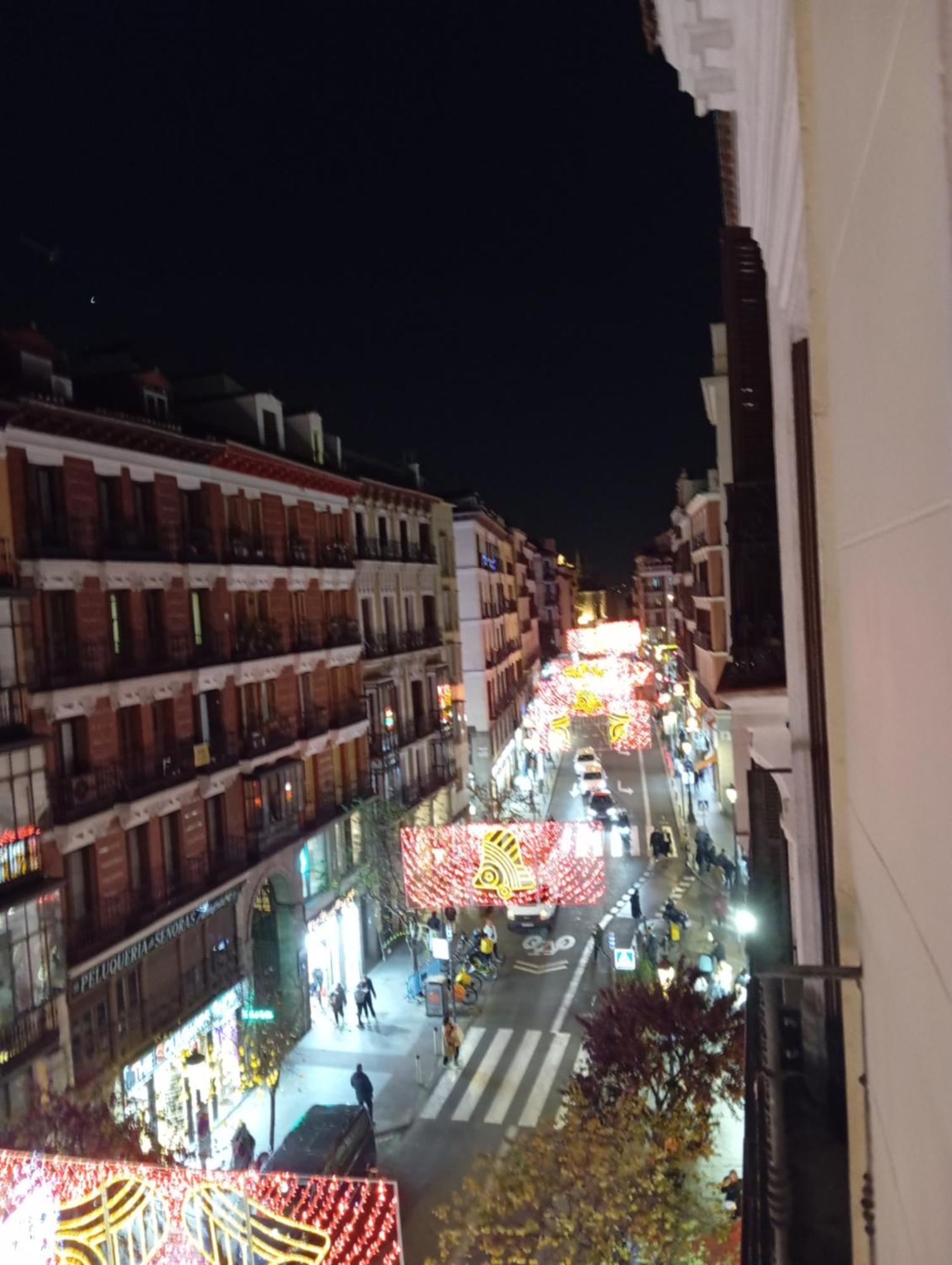 B&B Eco Cubes Madrid Buitenkant foto