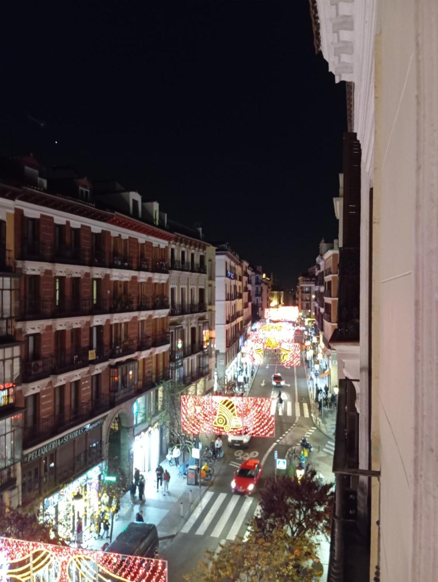 B&B Eco Cubes Madrid Buitenkant foto